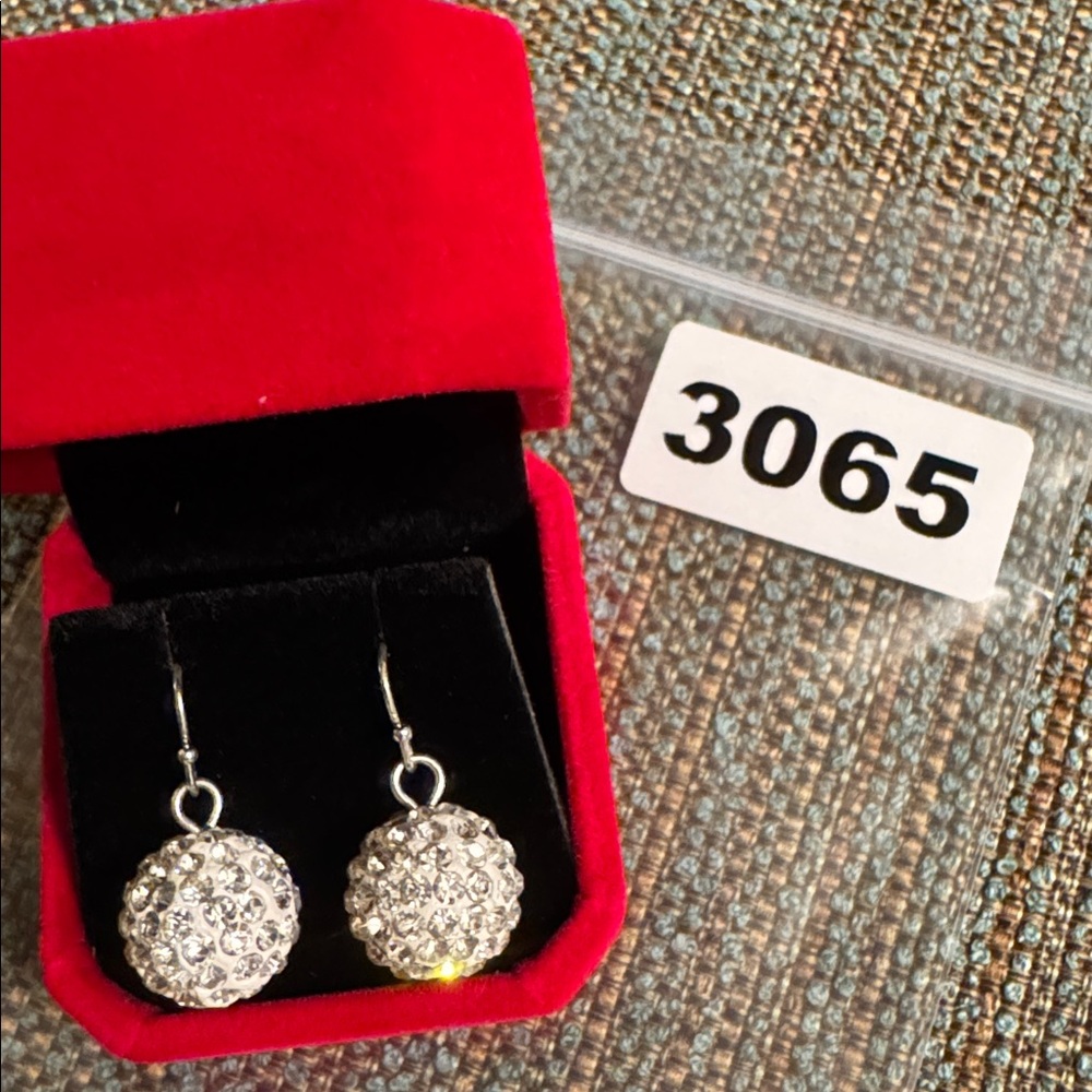 3065 Swarovski Crystal Elements Post Earrings - image 5